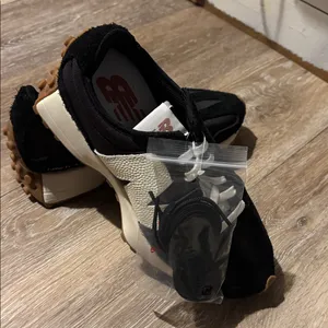 New Balance 327 Athletic Shoes Sneakers thumbnail 4