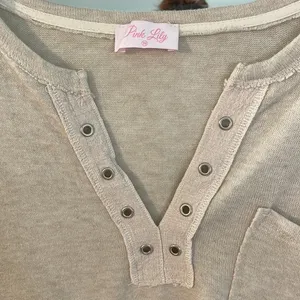 Pink Lily Womens Oatmeal Beige Henley Long Sleeve‎ Pocket Top IL2867 Medium thumbnail 2