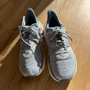 Hoka Arahi 5 Running Shoes in Blue Fog/Provincial Blue with Pink Details Size 9B thumbnail 3