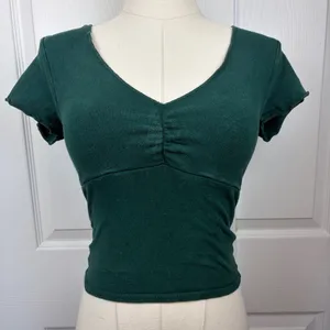 Dark green ruched short sleeve crop top Size XS thumbnail 1