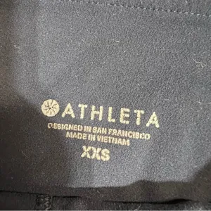 Women’s Navy Blue High Rise Active Leggings XXS EUC thumbnail 3