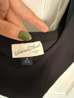 Universal Threads scoop neck shirt thumbnail 3