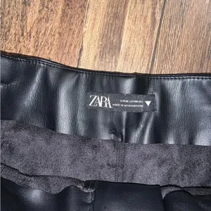 Zara belted high waisted faux leather black classic shorts blogger fav spring thumbnail 4