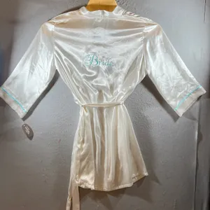 1003 | NWT‎ Secret Treasures Bride Embroidered Satin Robe Cream Womens XL thumbnail 2