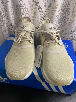 New Adidas Glitter Womens Shoes Size 10.5 thumbnail 2
