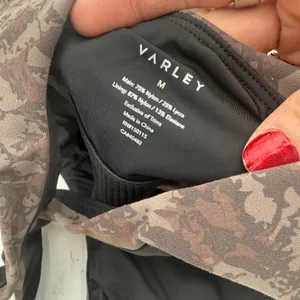 Varley Let's Go Walker Camo Brown Graphic Texture Sports Bra Size Medium thumbnail 4