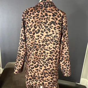 Women’s Lightweight Leopard Print 2 Piece Pant Suit Set Size M NEW thumbnail 5