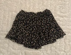 American Eagle Skort Floral thumbnail 1