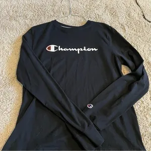 Black Champion Long sleeve size medium thumbnail 1