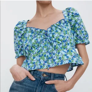 Zara Women's Puff Sleeve‎ Sweetheart Neckline Peplum Cropped Floral Top Large thumbnail 1
