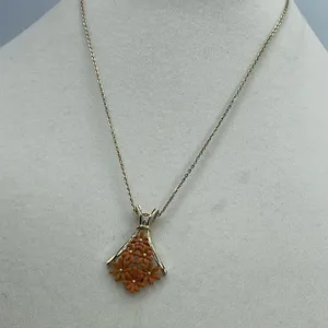 Vintage floral pendant necklace. 18” chain. thumbnail 5