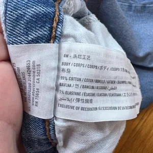 Abercrombie and Fitch Ankle Straight Ultra High Rise, distressed raw hem thumbnail 10