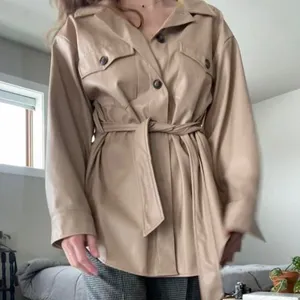 Goldie London tan vegan faux leather coat with waist tie 🔥 thumbnail 4