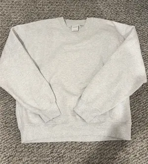 Aritzia Crewneck thumbnail 1
