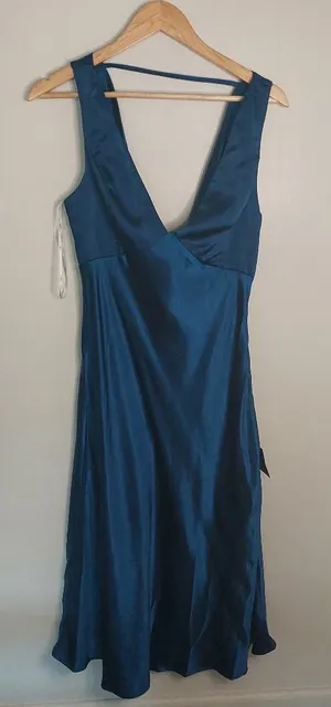 Lulus V-Neck Dress With Cowl Neck Back Size M thumbnail 1