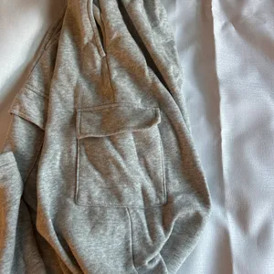 Women’s gray sweatpants thumbnail 3