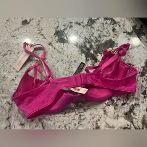 Victoria’s Secret Hot Pink Jacquard Underwire Bra XS Gold Logo Hardware NWT thumbnail 2
