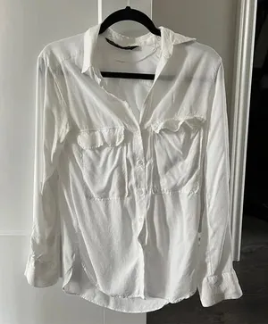 Zara White Button Down Collar Breast Pockets Lightweight Perfect Condition XS thumbnail 1