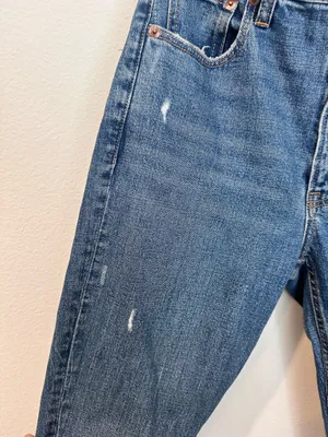 Abercrombie High-Rise Skinny Distressed thumbnail 4