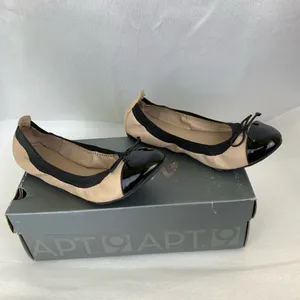 Apt 9 Black/Tan Flats Women’s Size 6.5 thumbnail 3