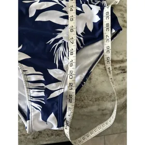 CUPSHE Women's One Piece Swimsuit V-Neck Floral Navy Blue & White Size S thumbnail 4