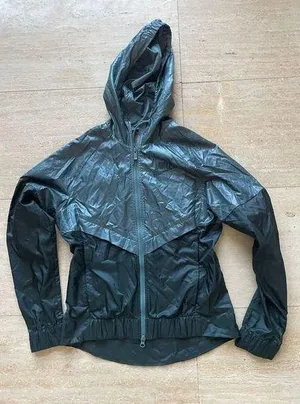 Nike women Lightweight Windbreaker Running hooded Jacket Grey Athletic Zip-Up XS thumbnail 1