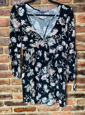 American Eagle Black Floral Long Tie Sleeve Strappy V-Neck Mini Dress Size XXS thumbnail 1