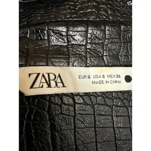 Zara Women's Black Faux Leather Vegan Croc Long Sleeve Button Up Jacket Size S thumbnail 4
