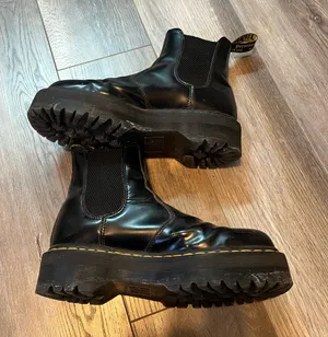 Dr. Martens Quad Chelsea Boots thumbnail 1