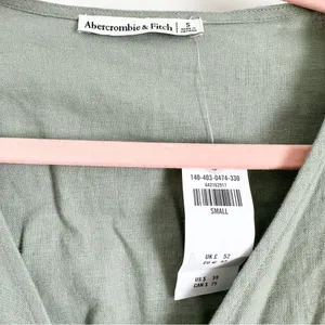 NWT Abercrombie & Fitch Sage Green Tie Front Puff Sleeve Crop Top sz Small thumbnail 9