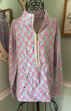 Lilly‎ Pulitzer Shirt Size M Pink Blue Shell Print Little Tipsy Skipper Top thumbnail 1