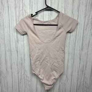 Womens Size 4 Lululemon Pink Body Suit EUC thumbnail 2