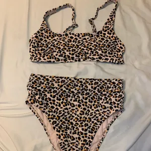 Target Cheetah print High-Waisted Bikini Set thumbnail 2