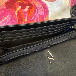 Vera Wang Small Black Crossbody Bag thumbnail 3