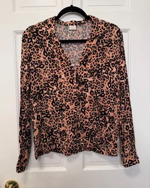 Wilfred Aritzia Leopard Print Button Blouse‎ Black Animal Print Top Size Small thumbnail 1