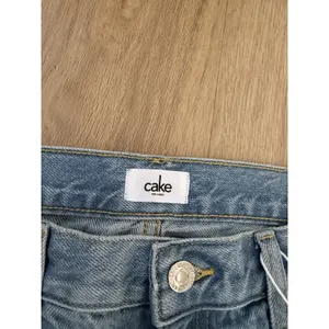 NEW Cake The Label Womens Barrel Jeans Baggy Wide Leg 31 X 30 thumbnail 8