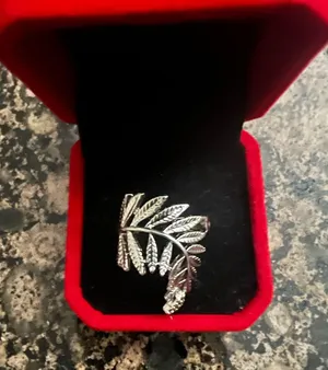 Women’s Stainless Steel Silver Embellished Ring Size 8 thumbnail 1