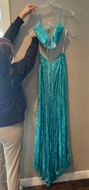 Prom Dresss thumbnail 2
