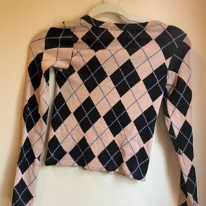 Out From Under Urban Outfitters Argyle Cropped Cardigan Beige Black XS S thumbnail 5