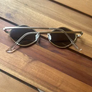 Quay PURPLE HONEY Hexagonal Sunglasses in Green and Yellow thumbnail 2