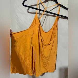 Lululemon tank top thumbnail 2