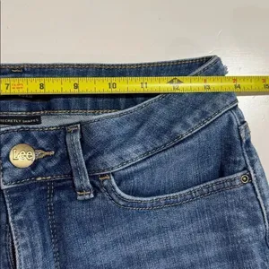 Lee Women's Straight Leg Blue Jeans EUC thumbnail 6