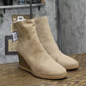 NWT Universal Thread Winter Boots with Memory Foam Insole Taupe Brown 10M thumbnail 5