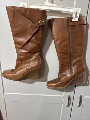 UGG Australia Brown Leather Wedge Boots Size 9 USA / 7.5 UK thumbnail 3