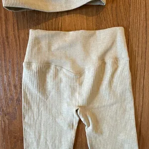 Amazon ribbed seamless workout set size small leggings bra taupe thumbnail 10