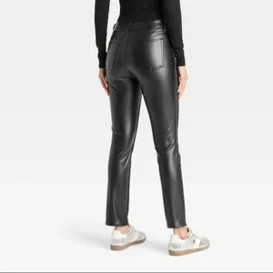 Universal Thread Mid‑Rise Faux Leather 80’s Slim Jeans - Size 10R -‎ Black - NWT thumbnail 2