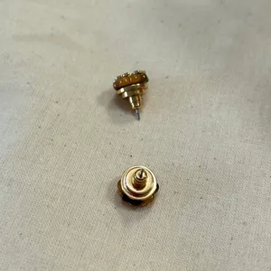 Tory Burch Signature Logo Flower Resin Stud Earrings thumbnail 4