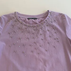 SHEIN Women’s XS Extra Small Light Purple Bead Embellished Short Sleeve T-Shirt thumbnail 3