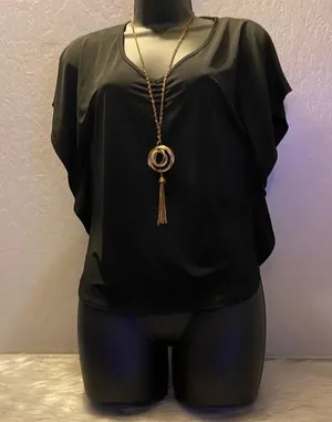 🆕 Julie’s Closet Black Blouse with Accent Necklace thumbnail 3