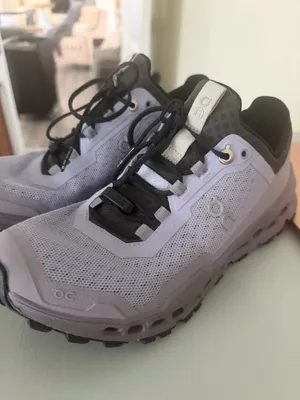 On Cloud Running Shoes thumbnail 5